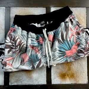 Men’s Rubbish NYC Leisure Shorts, Size Large. Fair Condition.